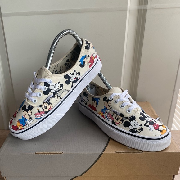 Vans Limited Edition x Disney Mickey Mouse 90th Birthday - M 5- W 6.5 - Picture 7 of 16